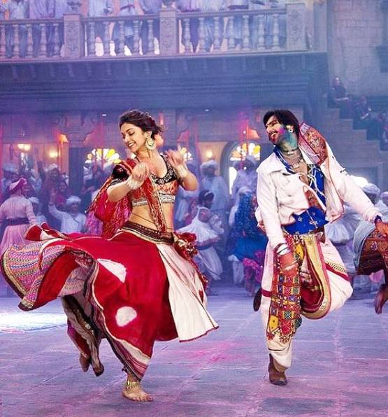 शादी में दोस्तों ने फाड़े रणवीर स‍िंह के कपड़े, जानें क्या थी वजह