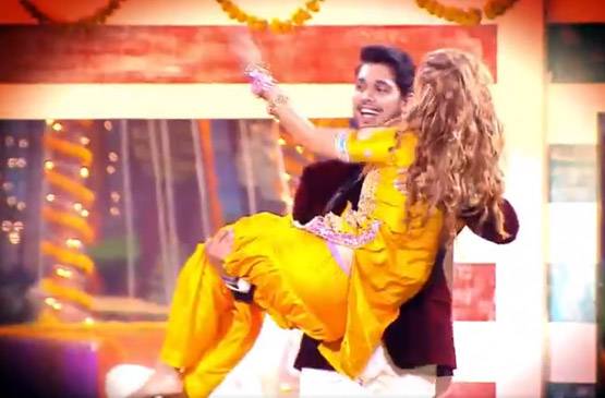 BB12: दीपक ने सोमी को किया प्रपोज, सृष्ट‍ि-रोह‍ित का रोमांट‍िक डांस