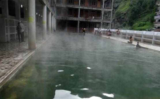 इन 7 जगह पर हमेशा निकलता है गर्म पानी, जानिए क्या है वजह