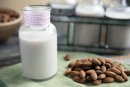 सर्दियों में जरूर पिएं बादाम वाला दूध, होते हैं ये 5 बड़े फायदे