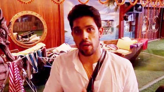 BB12: बि‍ना वोटिंग के ये कंटेस्टेंट बाहर, फूट-फूटकर रोए श्रीसंत