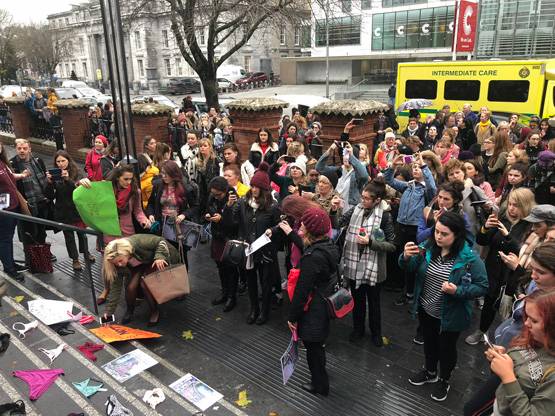 लड़की ने पहना था 'लेस वाला अंडरवियर', छूटा रेप आरोपी