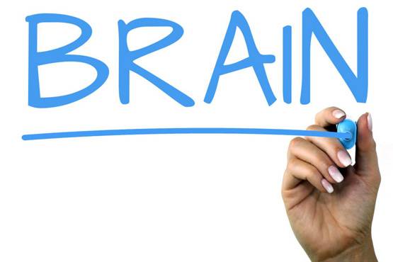 ये लक्षण दिखे तो भूलकर भी न करें नजरअंदाज, हो सकता है ब्रेन ट्यूमर