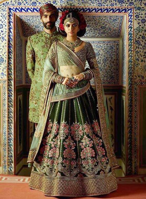 दीपिका की तरह शादी में पहनें सब्यसाची की ड्रेस, जानें कीमत