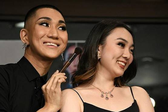 फेमस मेकअप आर्टिस्ट है गे बौद्ध भिक्षु, पॉप स्टार तक इनके फैन