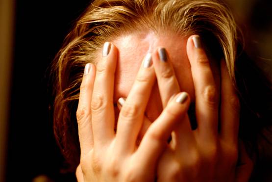 ये लक्षण दिखे तो भूलकर भी न करें नजरअंदाज, हो सकता है ब्रेन ट्यूमर