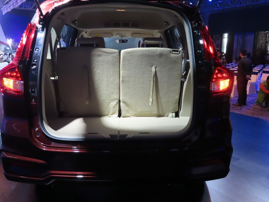 PHOTOS: इंटीरियर से एक्सटीरियर तक ऐसी है मारुति की नई Ertiga