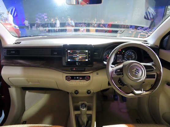 PHOTOS: इंटीरियर से एक्सटीरियर तक ऐसी है मारुति की नई Ertiga