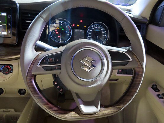 PHOTOS: इंटीरियर से एक्सटीरियर तक ऐसी है मारुति की नई Ertiga