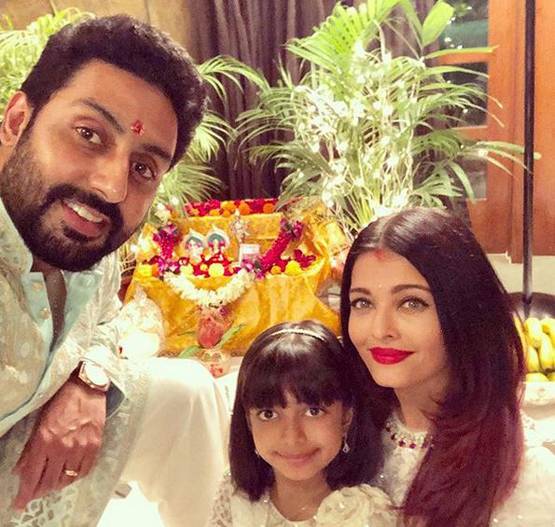 परिवार संग अमिताभ बच्चन ने मनाई दिवाली, जलाई फुलझड़ी