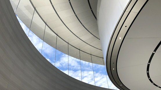 PICS: देखें कैसा है ऐपल पार्क में मौजूद स्टीव जॉब्स थिएटर