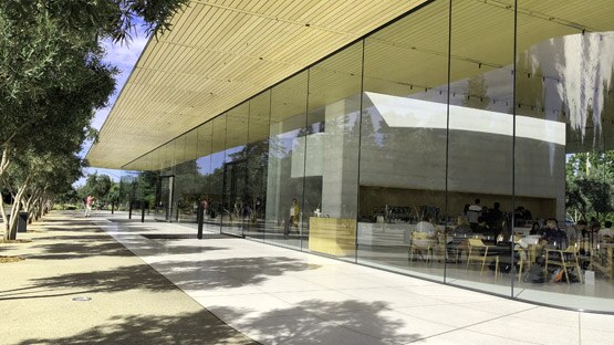 PICS: देखें कैसा है ऐपल पार्क में मौजूद स्टीव जॉब्स थिएटर