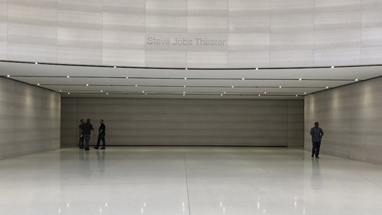 PICS: देखें कैसा है ऐपल पार्क में मौजूद स्टीव जॉब्स थिएटर