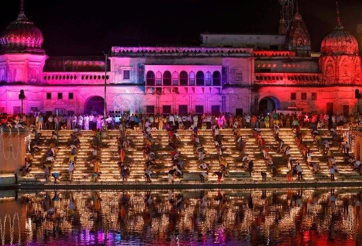 नामकरण संस्कार: किन जगहों के बदले नाम, किन पर चल रही चर्चा