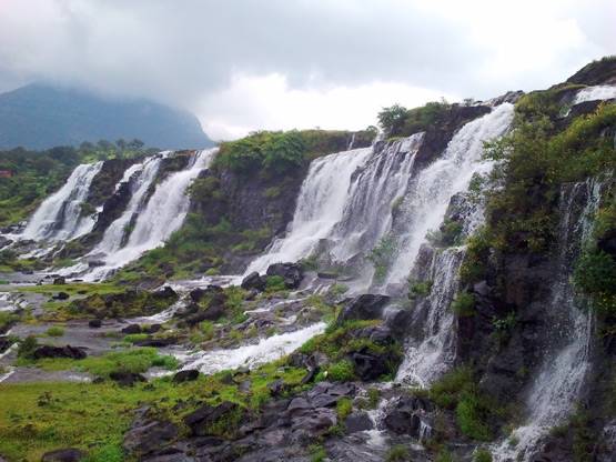 दिवाली की छुट्टियों में सिर्फ 8000 में घूम सकते हैं ये शानदार जगहें