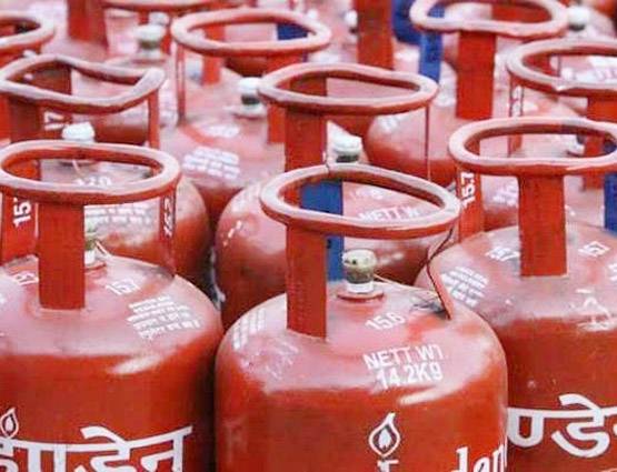LPG सिलेंडर करना है सरेंडर, तो घर बैठे ऐसे करें अप्लाई