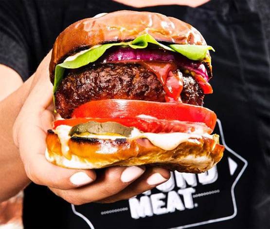 अब शाकाहारी भी ले सकेंगे 'बीफ' का मजा, आ गया ब्लीडिंग बर्गर