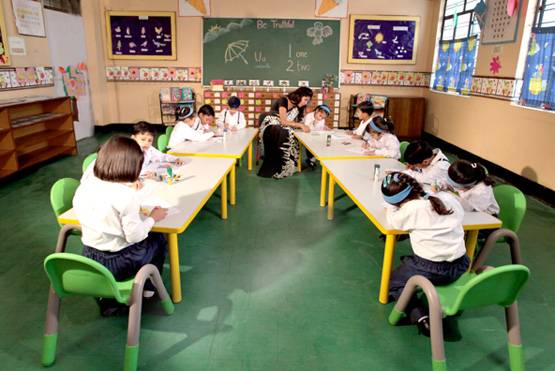 UP में दुनिया का सबसे बड़ा स्कूल, 300 रुपये कर्ज लेकर हुआ था शुरू