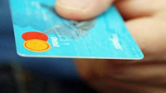 डेबिट कार्ड के 16 अंकों में छिपी हैं ये बातें, खोलते हैं कई राज