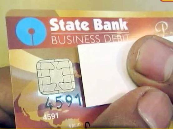 डेबिट कार्ड के 16 अंकों में छिपी हैं ये बातें, खोलते हैं कई राज