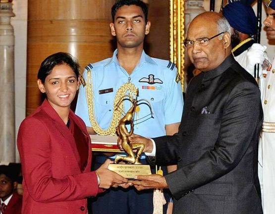 हरमनप्रीत का वो रिकॉर्ड जिसके लिए आज भी तरस रहे कोहली