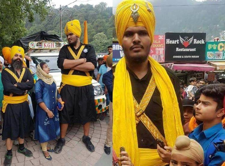 पंजाब में है दुनिया का सबसे लंबा पुलिस वाला, खली भी हैं हाइट में छोटे