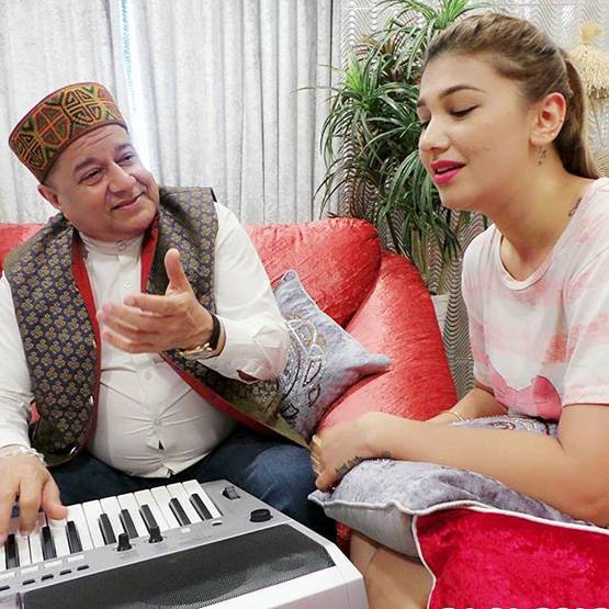 जलोटा बोले- जसलीन के लिए रोमांटिक फीलिंग नहीं, मिला ये जवाब