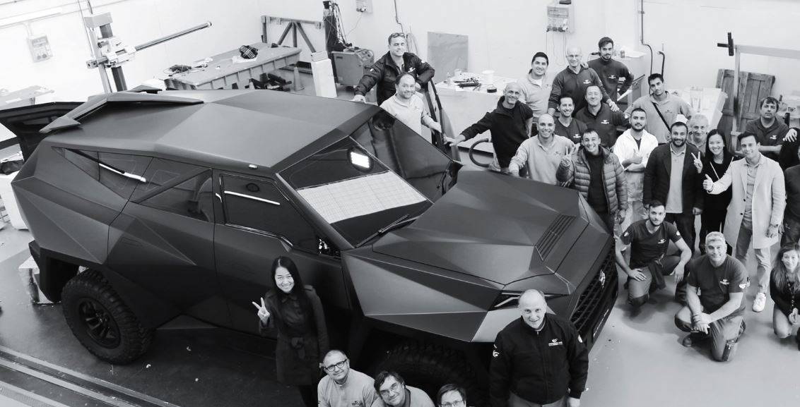 ये है दुनिया की सबसे महंगी SUV, फाइटर प्लेन जैसा लुक, वजन 6 टन