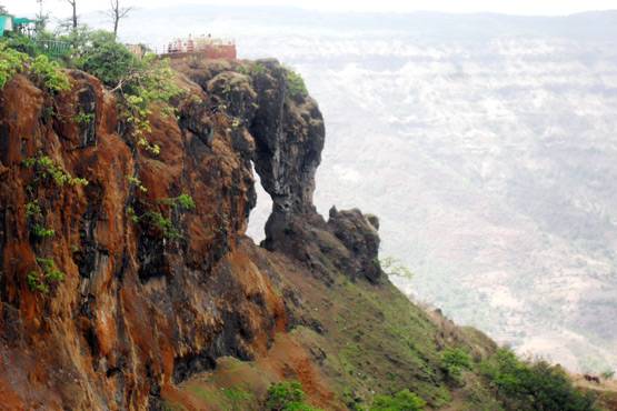 दिवाली की छुट्टियों में सिर्फ 8000 में घूम सकते हैं ये शानदार जगहें