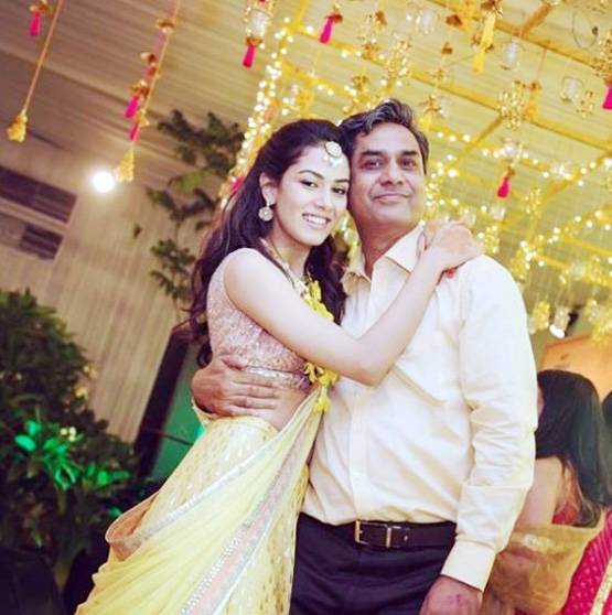 पिता को कुछ इस अंदाज में मीरा राजपूत ने कहा- हैप्पी बर्थडे