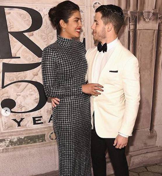 प्रियंका-निक ने शादी की कानूनी मान्यता के लिए अमेरिका में दी अर्जी