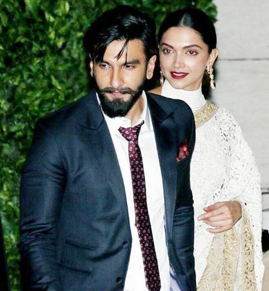 शादी में दोस्तों ने फाड़े रणवीर स‍िंह के कपड़े, जानें क्या थी वजह