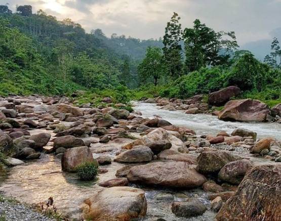 दिवाली की छुट्टियों में सिर्फ 8000 में घूम सकते हैं ये शानदार जगहें