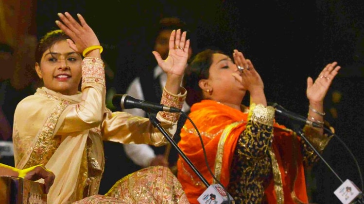 साहित्य आजतक: कविता से हुआ आगाज, कव्वाली से सजी शाम