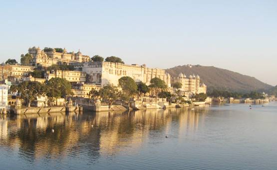 दिवाली की छुट्टियों में सिर्फ 8000 में घूम सकते हैं ये शानदार जगहें