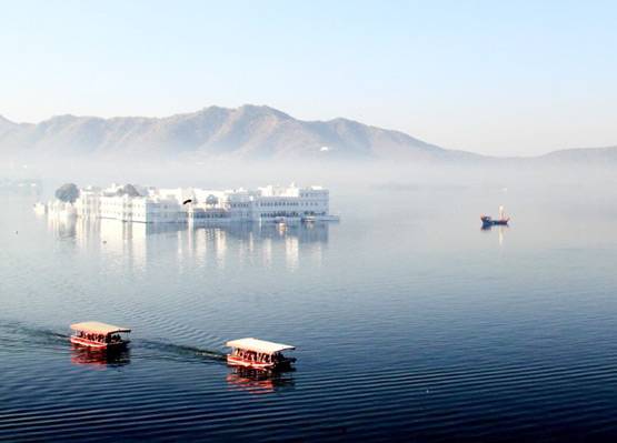 दिवाली की छुट्टियों में सिर्फ 8000 में घूम सकते हैं ये शानदार जगहें