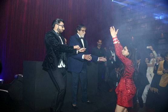 PHOTOS: र‍िसेप्शन में दीप‍वीर ने अमिताभ-ऐश्वर्या संग किया डांस