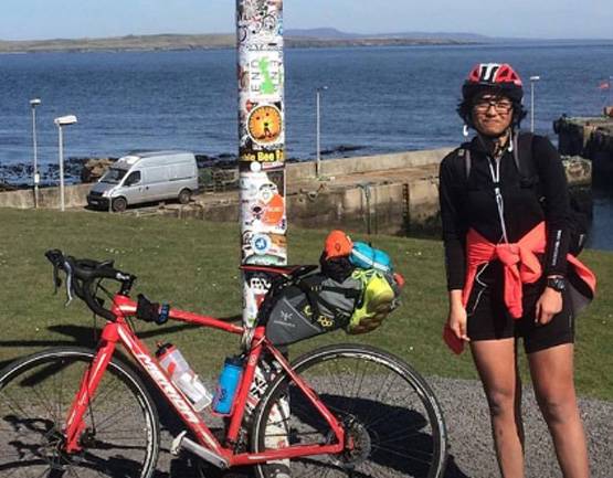 कौन है साइकिल से 14 देश घूमने वाली ये लड़की? जिसकी PM ने की तारीफ