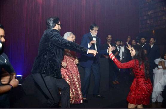 PHOTOS: र‍िसेप्शन में दीप‍वीर ने अमिताभ-ऐश्वर्या संग किया डांस