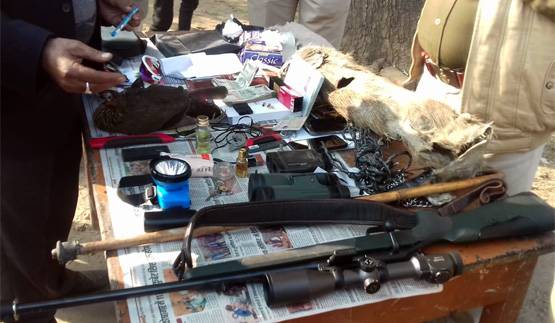 जंगली मुर्गा, सांभर की खाल, राइफल: देखें रंधावा के पास क्या-क्या मिला