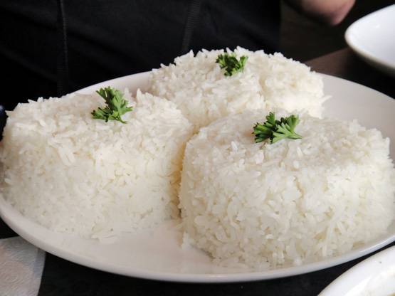 चावल खाना हो सकता है खतरनाक, हो जाएं सावधान!