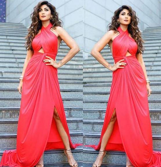 Photos: रेड साड़ी में शिल्पा शेट्टी का ग्लैमरस लुक वायरल