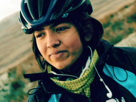 कौन है साइकिल से 14 देश घूमने वाली ये लड़की? जिसकी PM ने की तारीफ