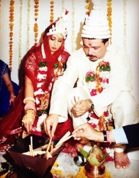 स्मृति ईरानी ने पति के साथ डाली तस्वीर, हंसकर लोट-पोट हुए लोग