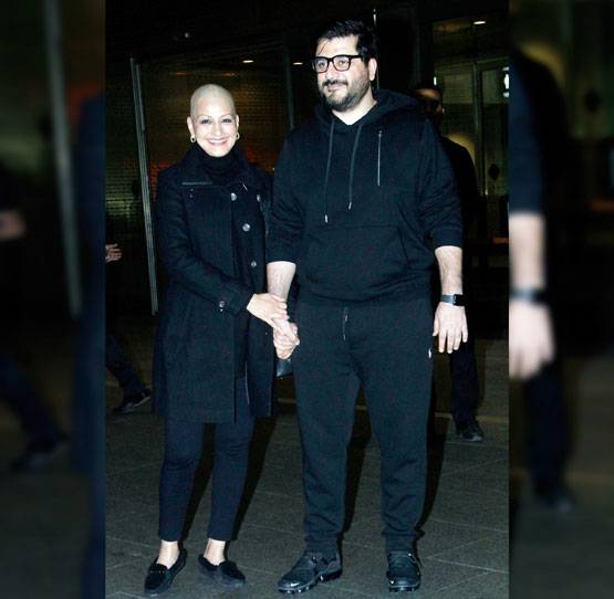 5 महीने बाद अमेरिका से भारत लौटीं सोनाली, कैंसर से जंग जारी