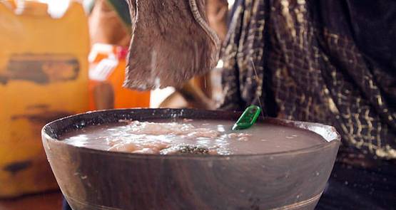 यहां मर्दों को चाहिए मोटी बीवी, केमिकल पीने को मजबूर हैं लड़कियां!