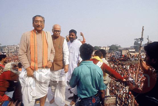 5 घंटे में ध्वस्त हुई बाबरी मस्जिद, जानें 6 दिसंबर 1992 का घटनाक्रम