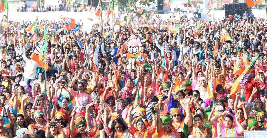 PM मोदी की जुबां पर 68 बार कांग्रेस-नामदार, वसुंधरा तो सिर्फ 6 बार!