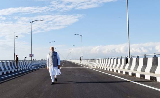भारत का सबसे बड़ा रेल-रोड ब्रिज: फाइटर जेट भी कर सकता है लैंड