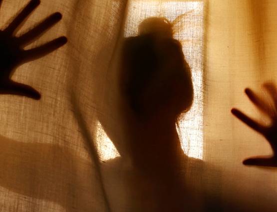 पत्नी से जबरन संबंध बनाता था पति, मैरिटल रेप का केस हुआ दर्ज